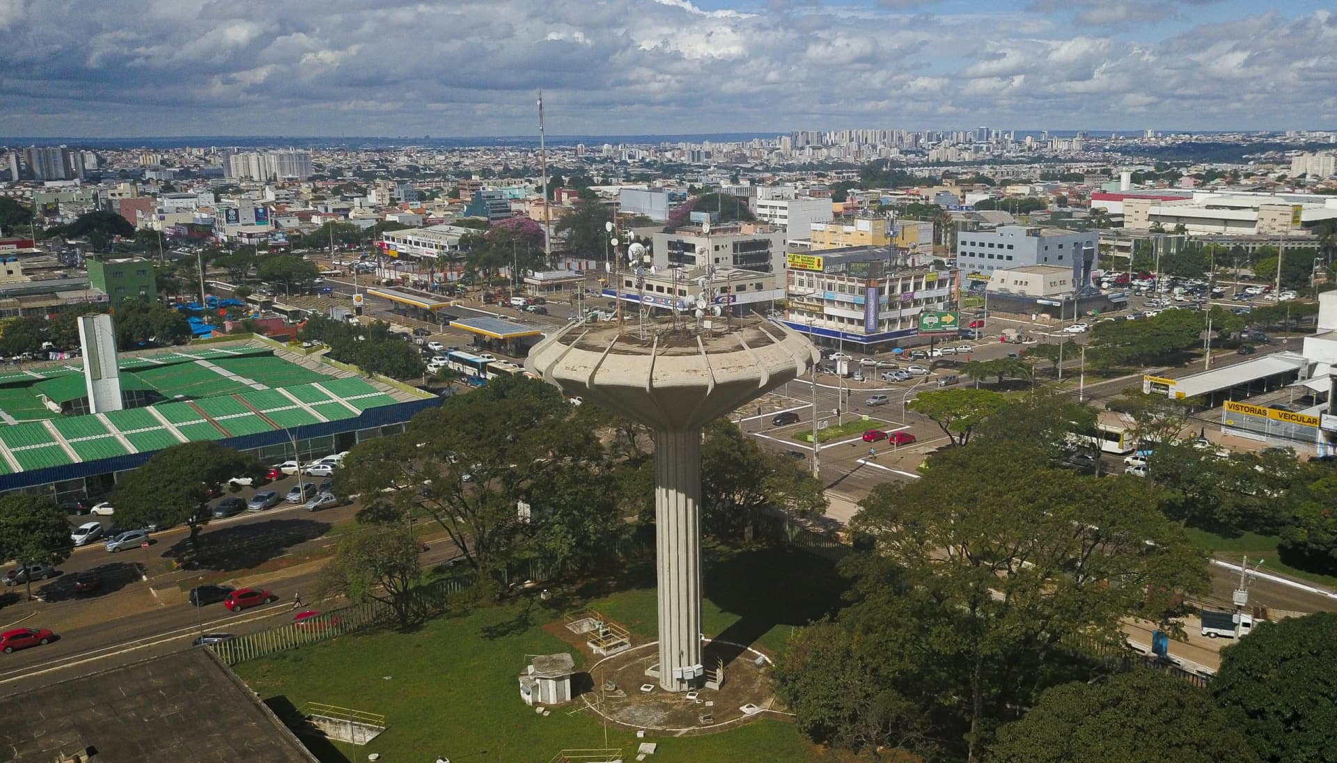 Paisagem urbana de Brasília, Distrito Federal, cidade sede do atendimento previdenciário da advogada Ellen Gonçalves.